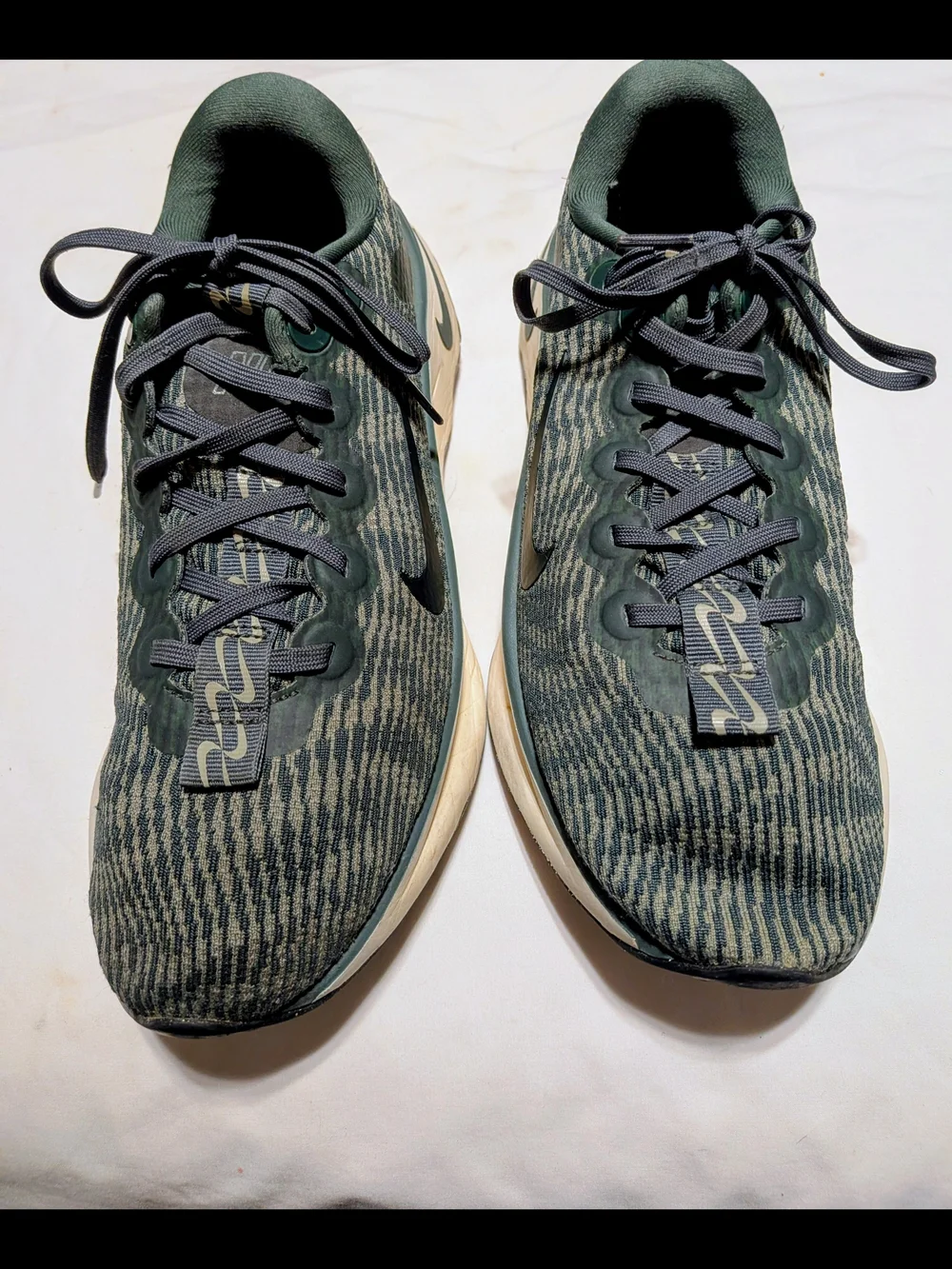 Nike Motiva Womens Walking Shoes Vintage Green/Black Size 9